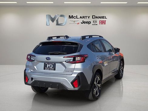 Used 2024 Subaru Crosstrek 2.0i Premium image 5