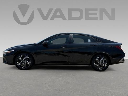 New 2025 Hyundai Elantra SEL image 6