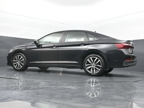 Used 2026 Volkswagen Jetta SE FWD image 37