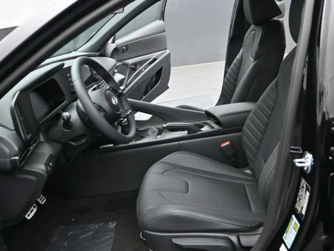 New 2026 Hyundai Elantra SEL Sport FWD image 17