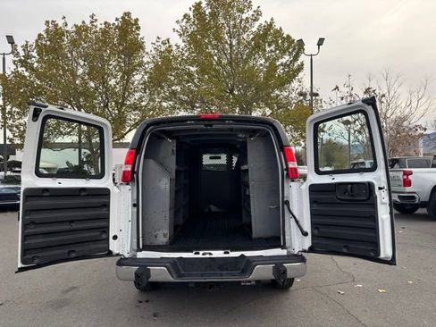 Certified 2022 GMC Savana 2500 w/ Driver Convenience Package image 10