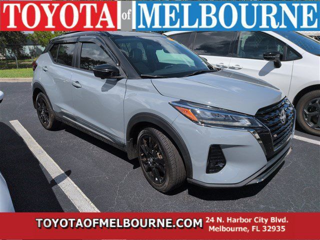 Used 2023 Nissan Kicks SR w/ SR Premium Package FWD image 1