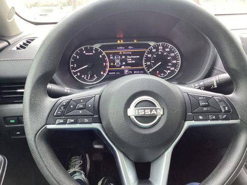 Used 2024 Nissan Sentra SV FWD image 13