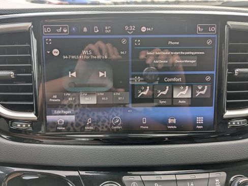 Used 2024 Chrysler Pacifica Touring-L FWD image 26