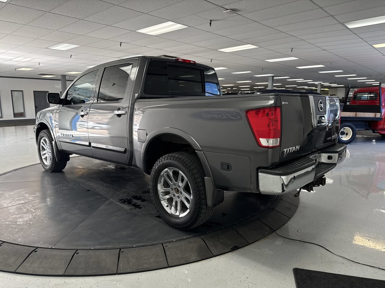 Used 2009 Nissan Titan LE AWD/4WD image 6