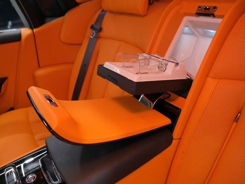 Used 2025 Rolls-Royce Phantom Sedan image 33