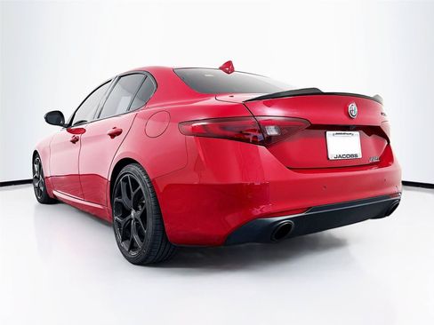 Used 2019 Alfa Romeo Giulia w/ Nero Edizione RWD image 12