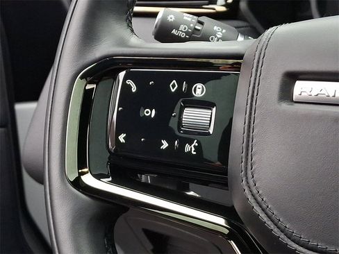 Used 2025 Land Rover Range Rover Velar Dynamic SE image 22