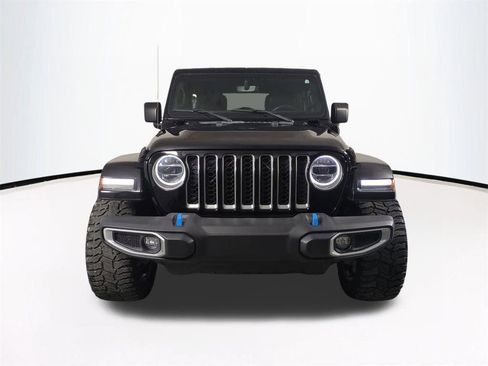 Used 2022 Jeep Wrangler Unlimited Sahara w/ Cold Weather Group image 3