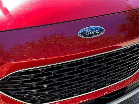 Used 2020 Ford Escape SEL image 30