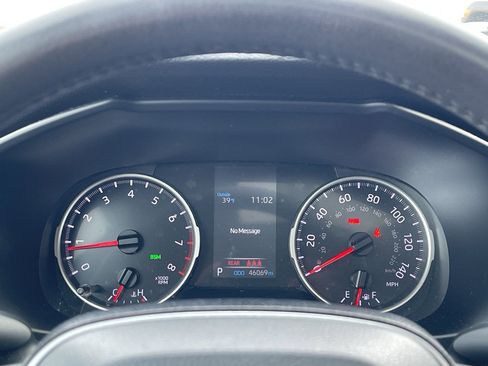 Used 2020 Toyota RAV4 XLE Premium image 23