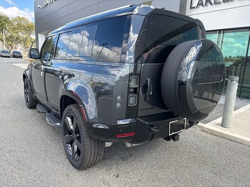 New 2026 Land Rover Defender 110 X-Dynamic SE image 2