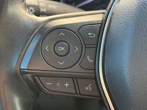 Used 2020 Toyota Camry SE image 16