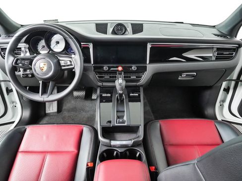 Certified 2023 Porsche Macan S AWD/4WD image 18