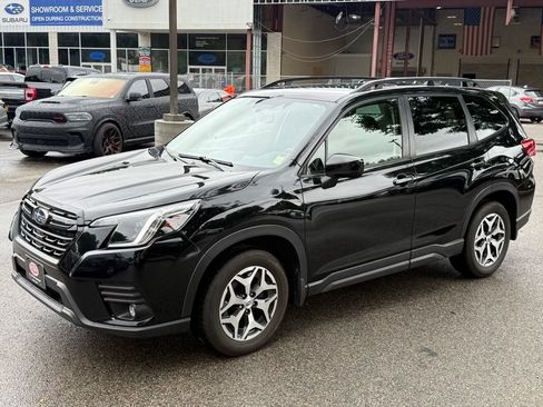 Certified 2024 Subaru Forester Premium AWD/4WD image 4