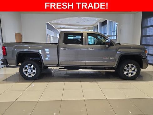 Used 2017 GMC Sierra 2500 SLT w/ All Terrain HD Package AWD/4WD image 6