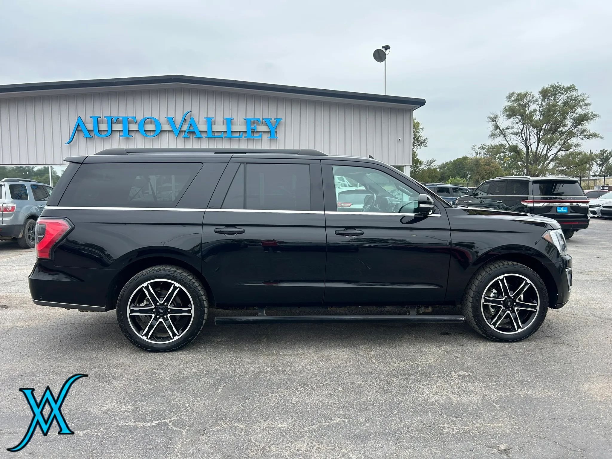 Used 2020 Ford Expedition Max Limited w/ Equipment Group 303A AWD/4WD image 8