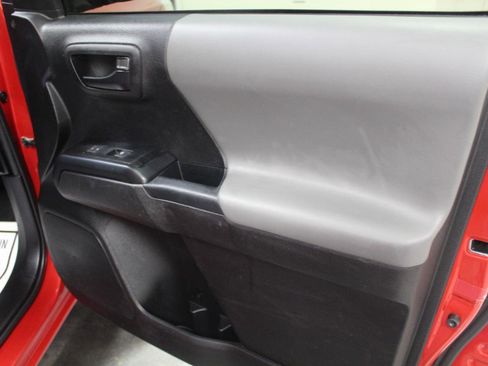 Used 2022 Toyota Tacoma SR w/ SR Convenience Package AWD/4WD image 23