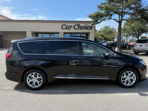 Used 2020 Chrysler Pacifica Limited w/ Advanced Safetytec Group image 6