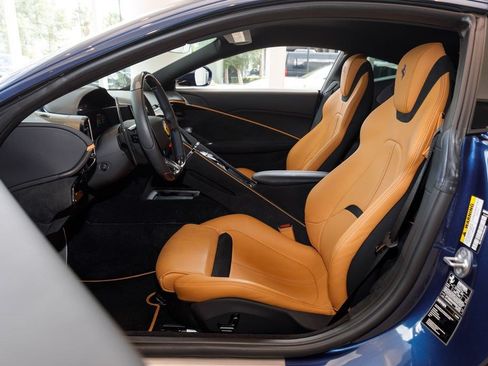 Used 2024 Ferrari Roma RWD image 22