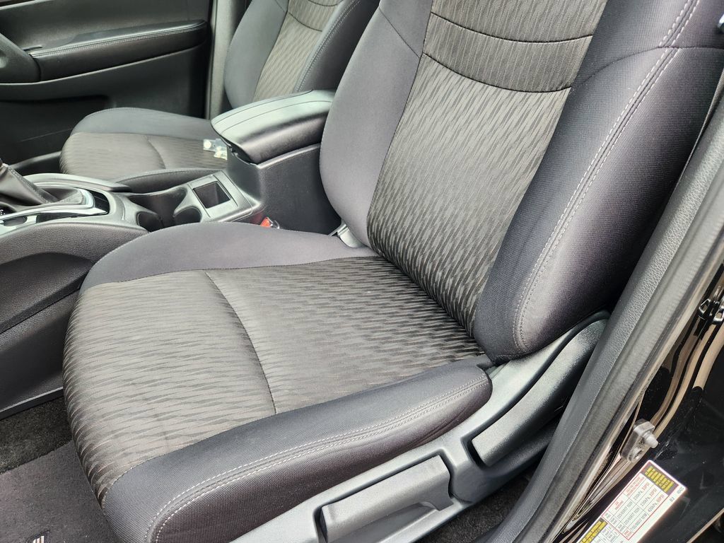 Used 2019 Nissan Rogue S AWD/4WD image 15