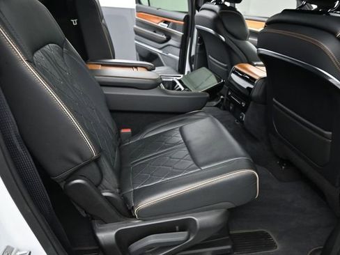 Used 2024 Jeep Grand Wagoneer L Series III image 17