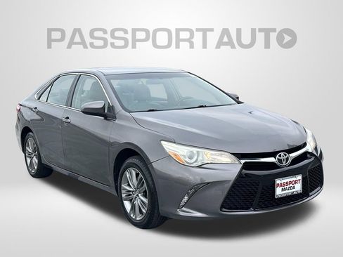 Used 2016 Toyota Camry XLE image 6