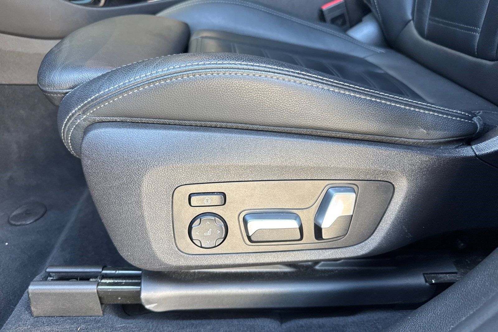 Used 2020 BMW X3 xDrive30i w/ Executive Package AWD/4WD image 14