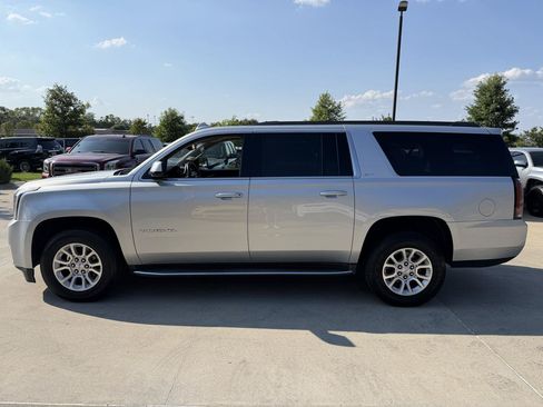 Used 2019 GMC Yukon XL SLT w/ Open Road Package AWD/4WD image 4