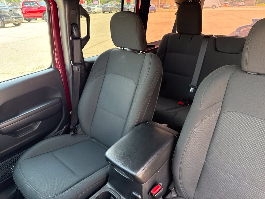 Used 2021 Jeep Wrangler Unlimited Sport AWD/4WD image 47