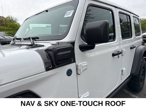 Used 2023 Jeep Wrangler Unlimited w/ Sun & Screen Package AWD/4WD image 4
