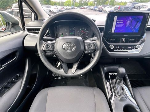 Used 2023 Toyota Corolla LE FWD image 5