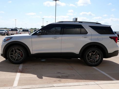 New 2026 Ford Explorer ST AWD/4WD image 3