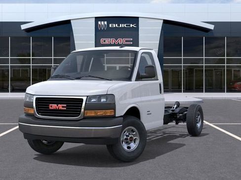 New 2026 GMC Savana 3500 w/ Power Convenience Package RWD image 6