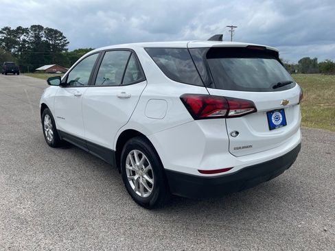 Used 2022 Chevrolet Equinox LS image 3