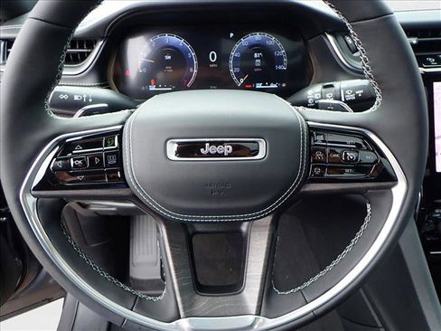 New 2025 Jeep Grand Cherokee L Overland w/ Luxury Tech Group IV image 15