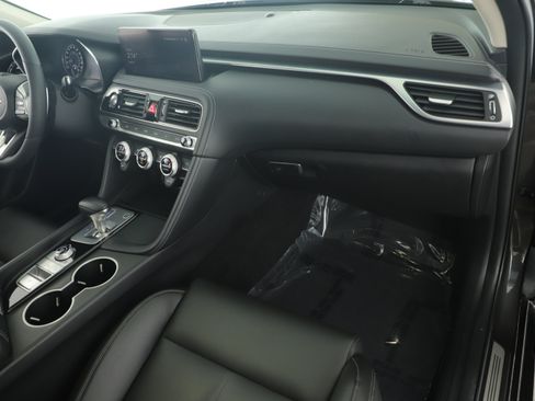 Used 2023 Genesis G70 2.0T image 21
