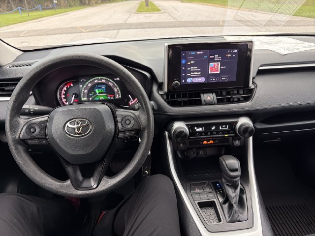 Used 2025 Toyota RAV4 LE FWD image 17