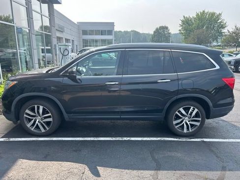 Used 2017 Honda Pilot Elite image 2
