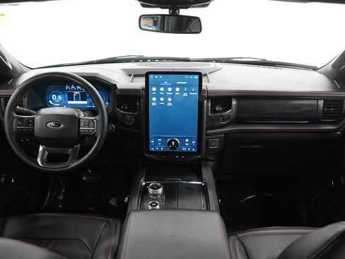 Used 2024 Ford Expedition Limited AWD/4WD image 13