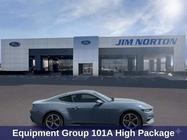 Used 2024 Ford Mustang Coupe RWD image 3