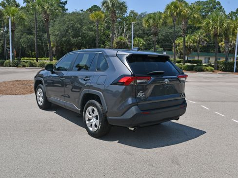 Used 2023 Toyota RAV4 LE FWD image 4