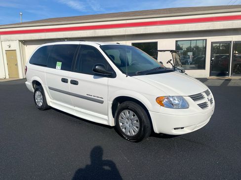 Used 2006 Dodge Grand Caravan SE w/ Popular Equipment Group I image 3