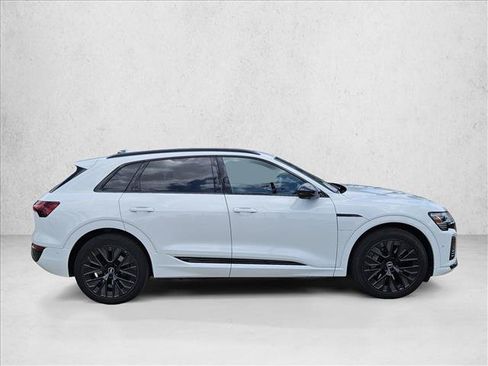 Used 2024 Audi Q8 e-tron Prestige w/ Prestige Package AWD/4WD image 4