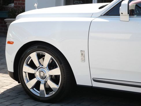 Certified 2024 Rolls-Royce Cullinan AWD/4WD image 13