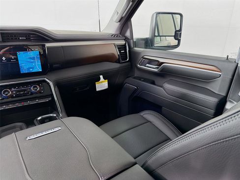 New 2026 GMC Sierra 3500 Denali w/ Denali Reserve Package AWD/4WD image 26