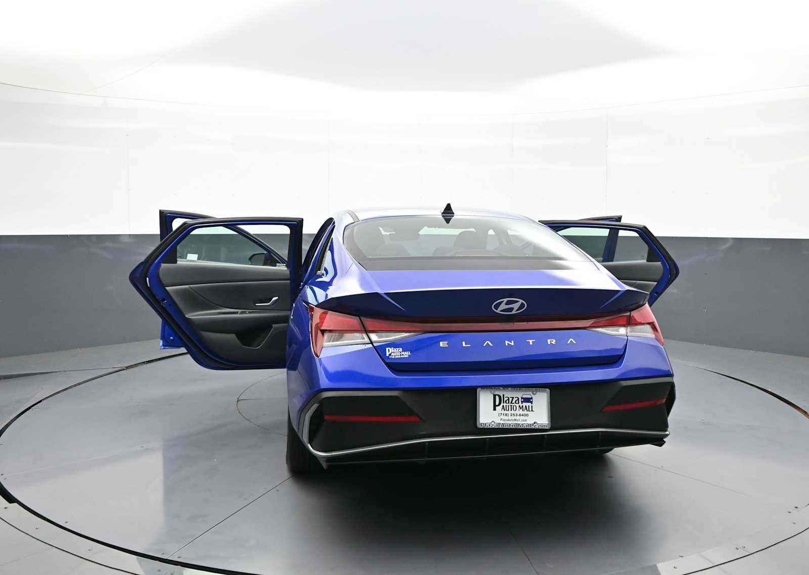 Certified 2025 Hyundai Elantra SE w/ Cargo Package FWD image 45