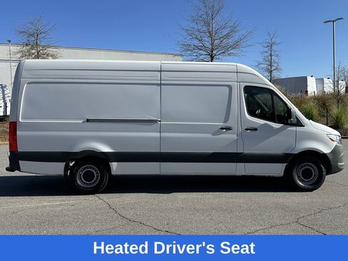 Used 2024 Mercedes-Benz Sprinter 2500 image 9