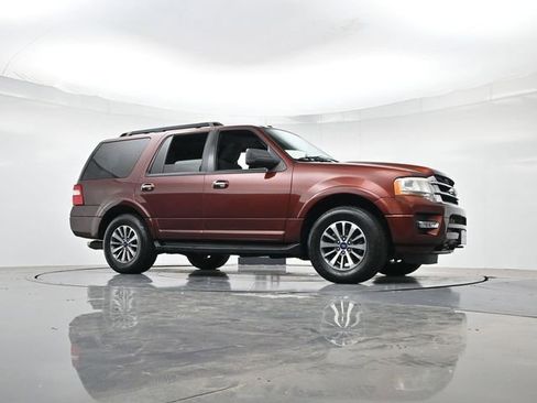 Used 2017 Ford Expedition XLT AWD/4WD image 35