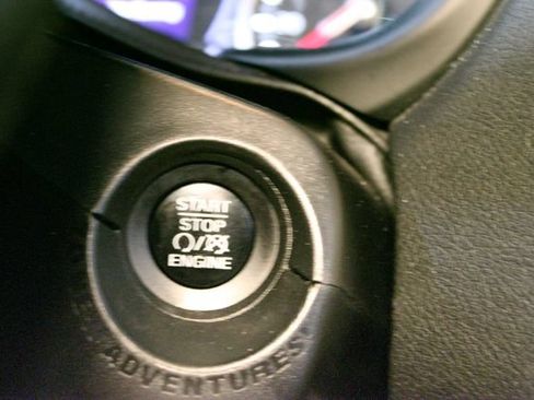 Used 2017 Jeep Renegade Latitude w/ Cold Weather Group AWD/4WD image 22